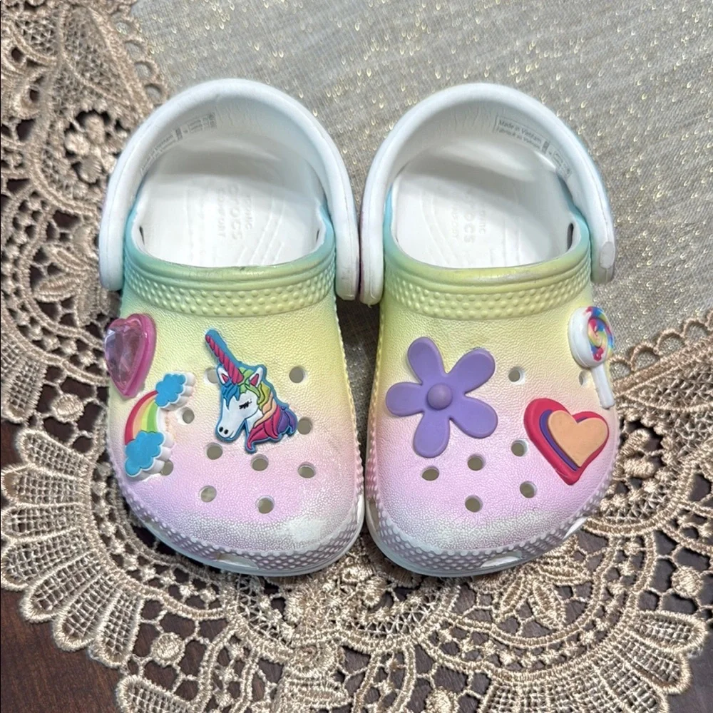 Toddler Unicorn Crocs - Picture 7 of 8
